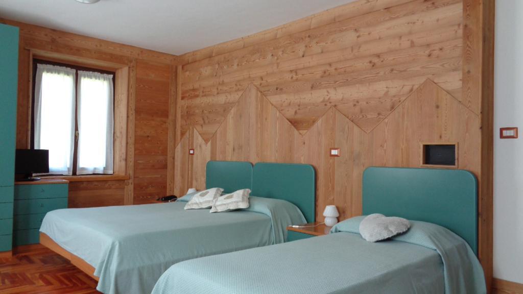 Mont Gele Hotel Ollomont Ngoại thất bức ảnh