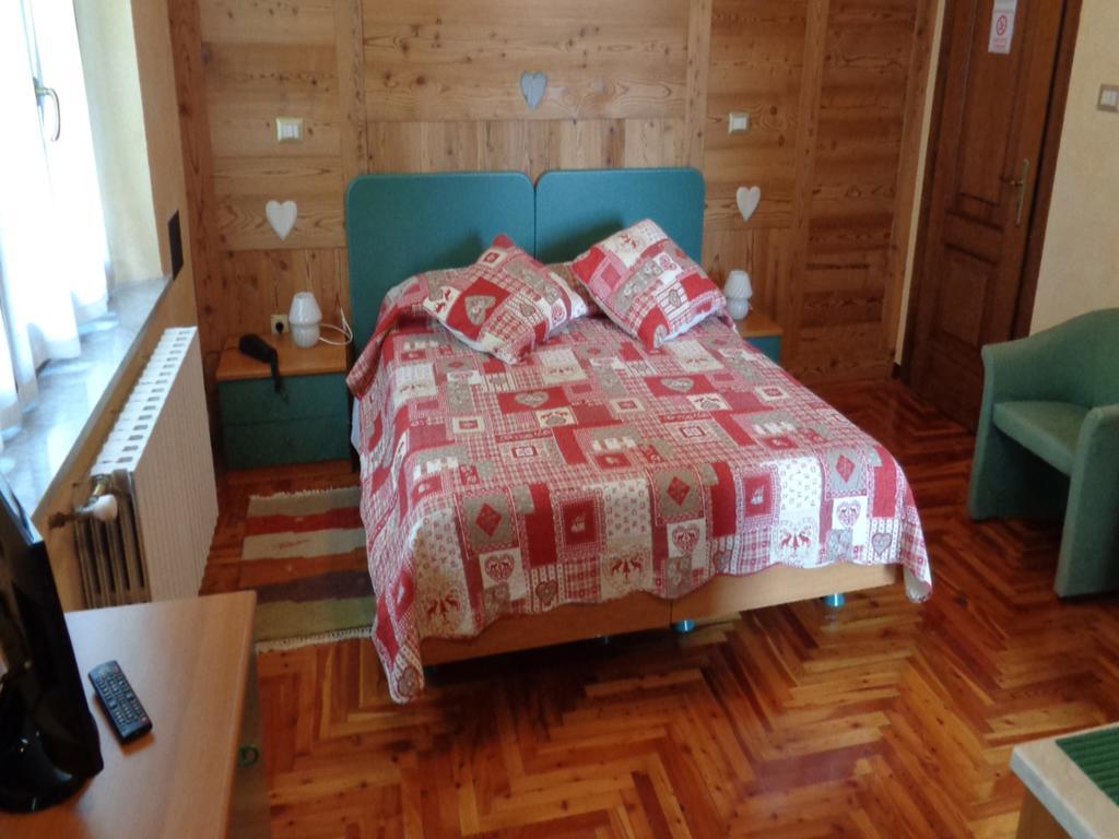 Mont Gele Hotel Ollomont Ngoại thất bức ảnh